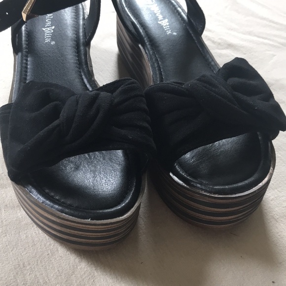 Platform Sandals - Picture 2 of 4